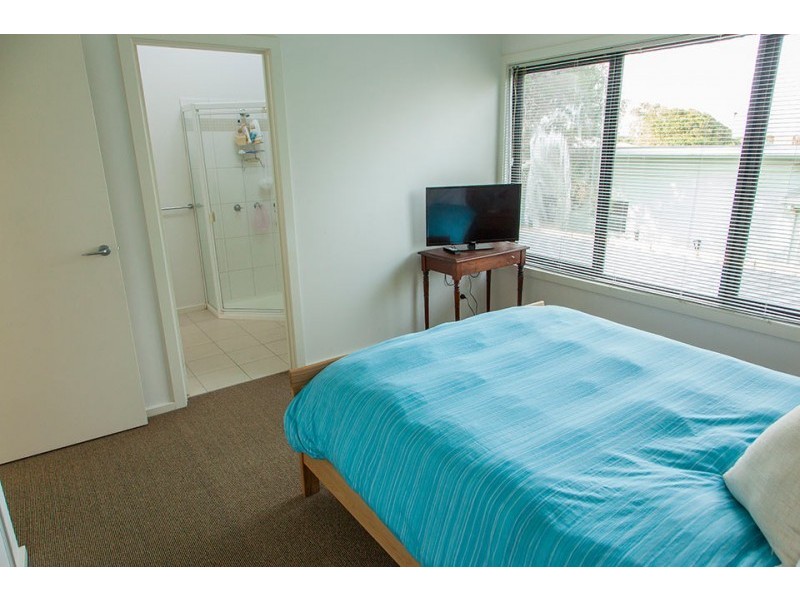 2/23-25 Boston Road, Torquay VIC 3228