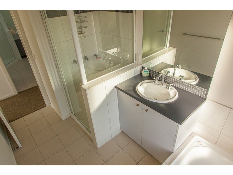 2/23-25 Boston Road, Torquay VIC 3228