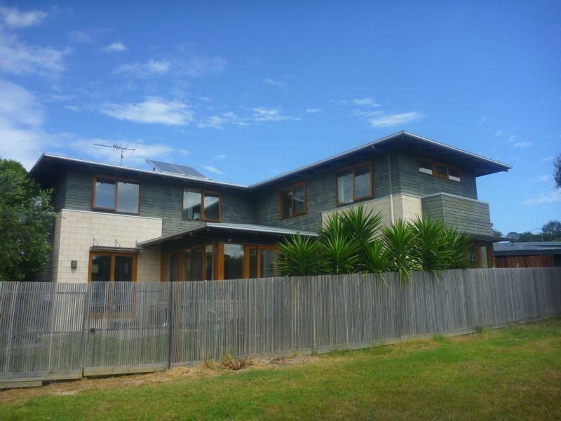 12 Centre Court, Torquay VIC 3228