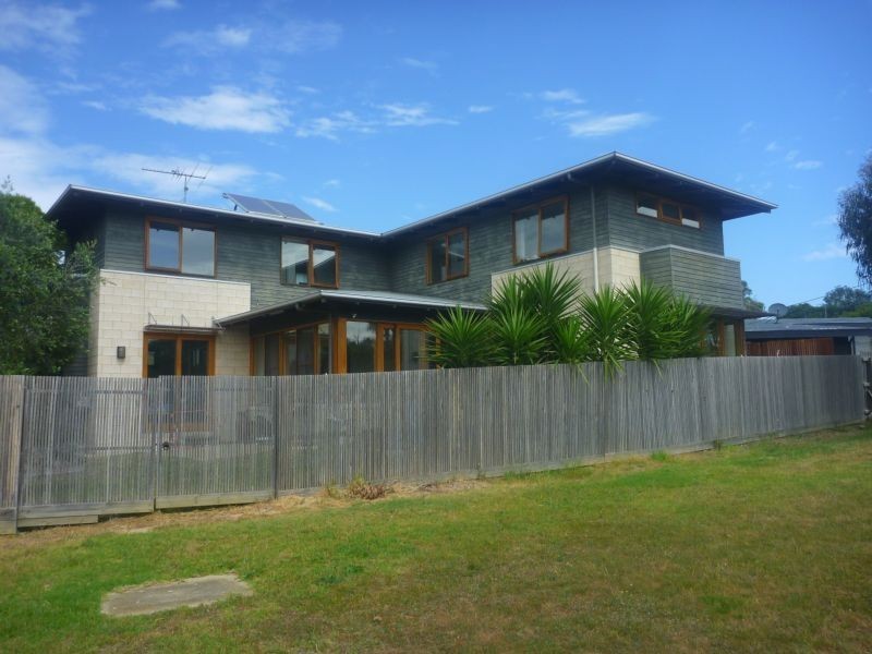 12 Centre Court, Torquay VIC 3228