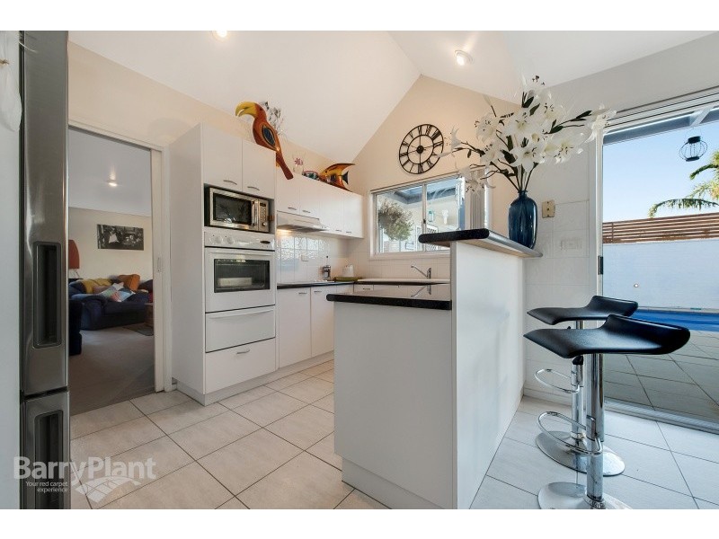 2/2 Golden Beach Way, Torquay VIC 3228