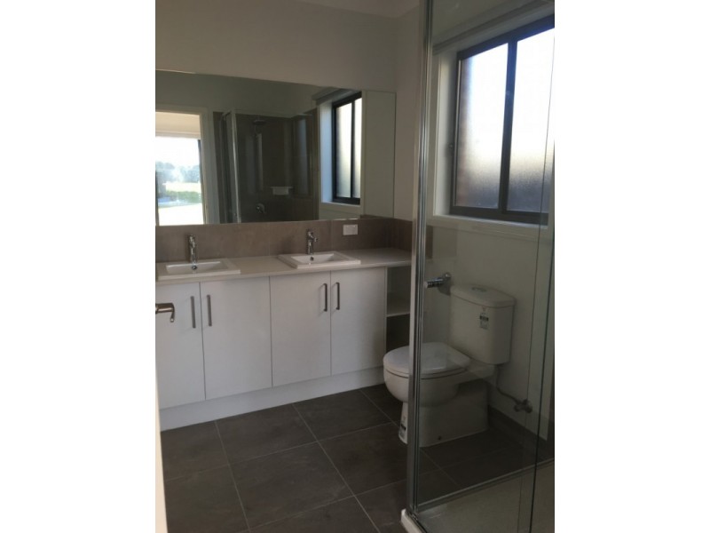 5 Centreside Drive, Torquay VIC 3228