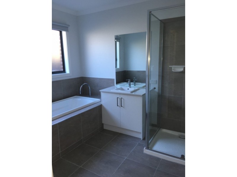 5 Centreside Drive, Torquay VIC 3228