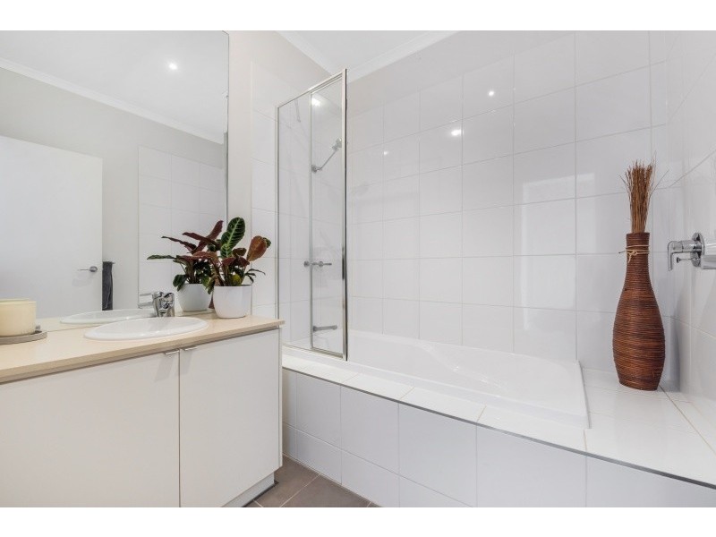 12 Shore Place, Torquay VIC 3228