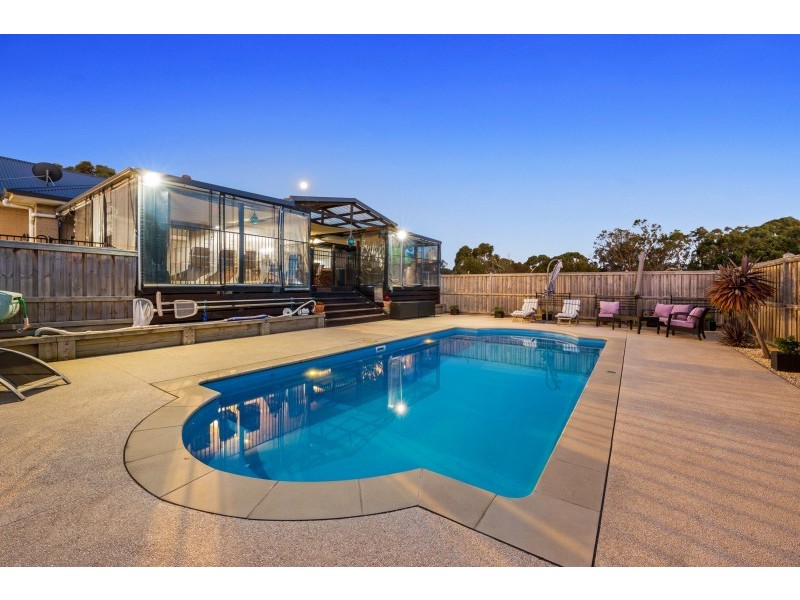 147 Coombes Road, Torquay VIC 3228