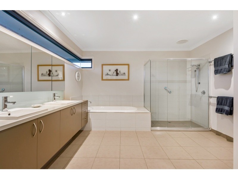 147 Coombes Road, Torquay VIC 3228