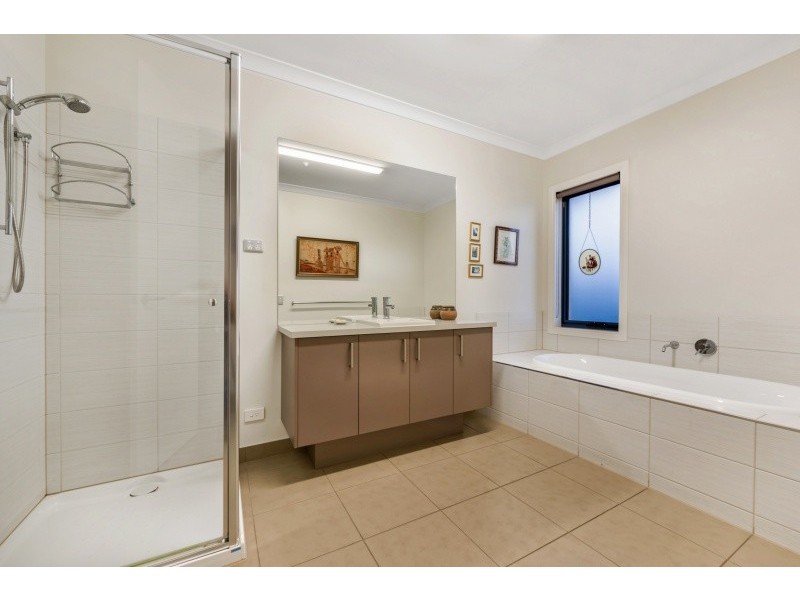147 Coombes Road, Torquay VIC 3228