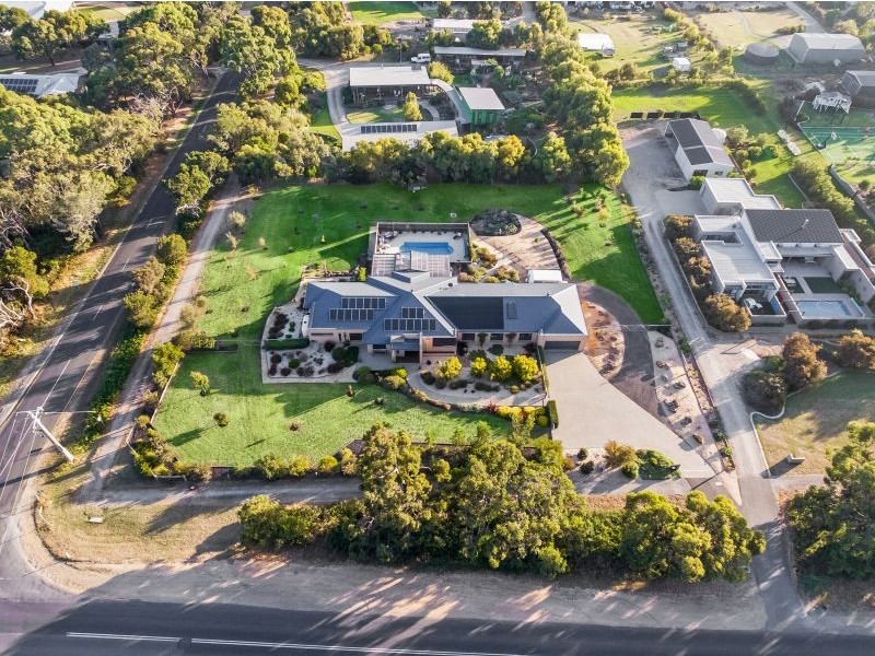 147 Coombes Road, Torquay VIC 3228