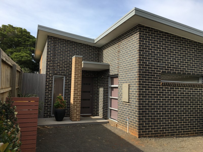 2/34 Geelong Road, Torquay VIC 3228