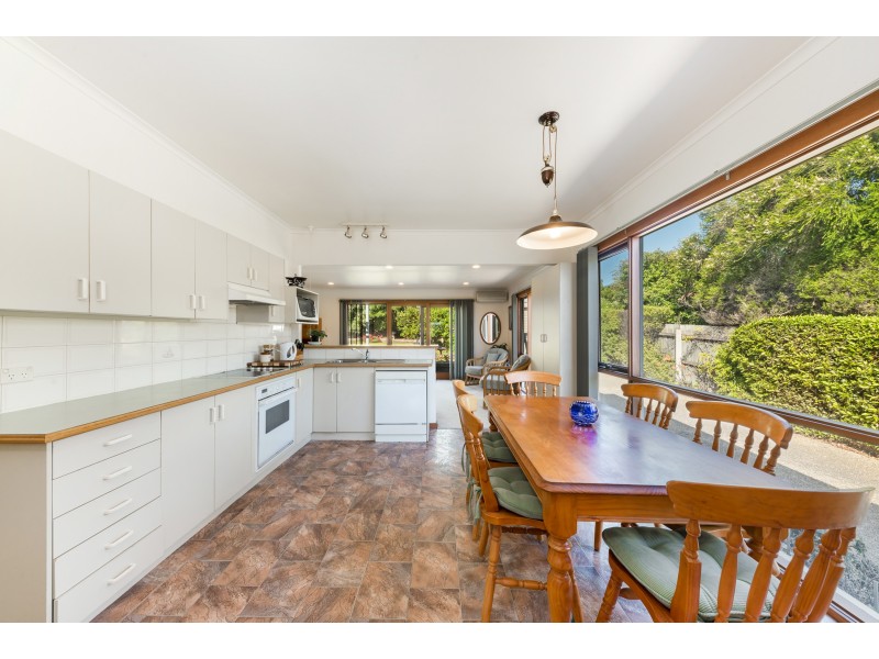 14 Geelong Road, Torquay VIC 3228