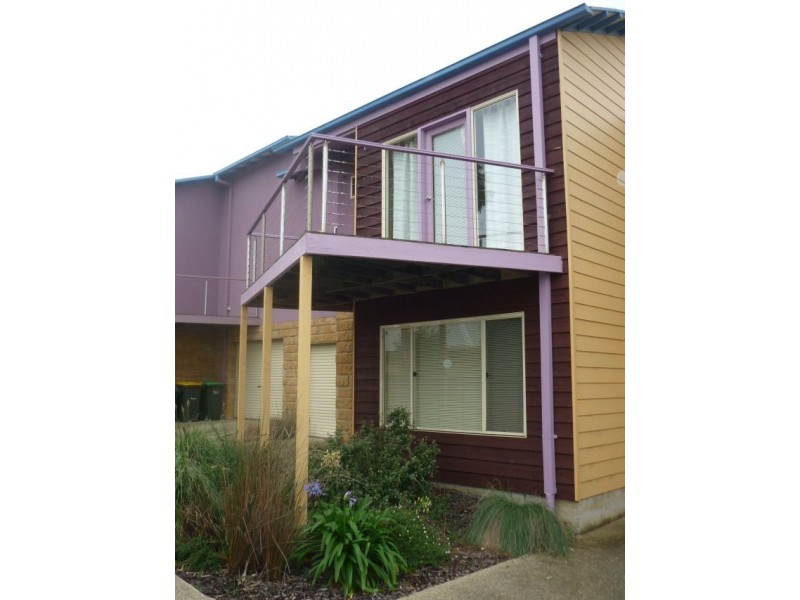 2/19 Felix Crescent, Torquay VIC 3228