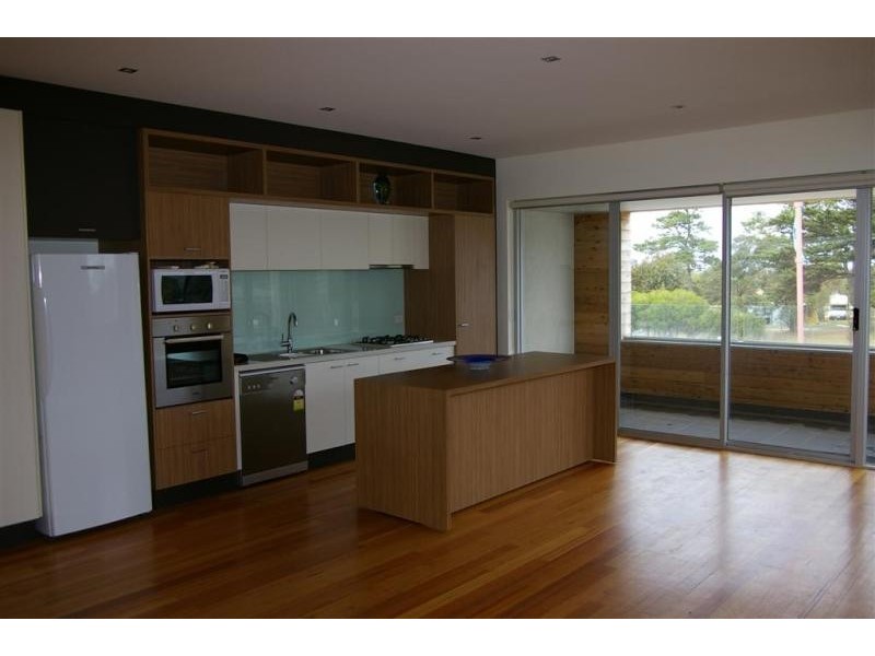 1/32 Bell Street, Torquay VIC 3228