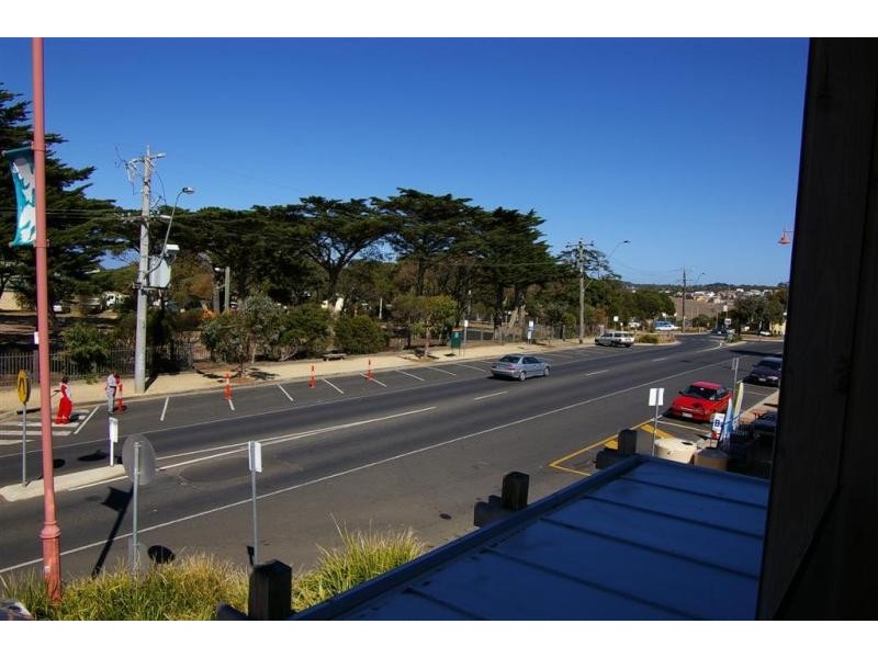 1/32 Bell Street, Torquay VIC 3228