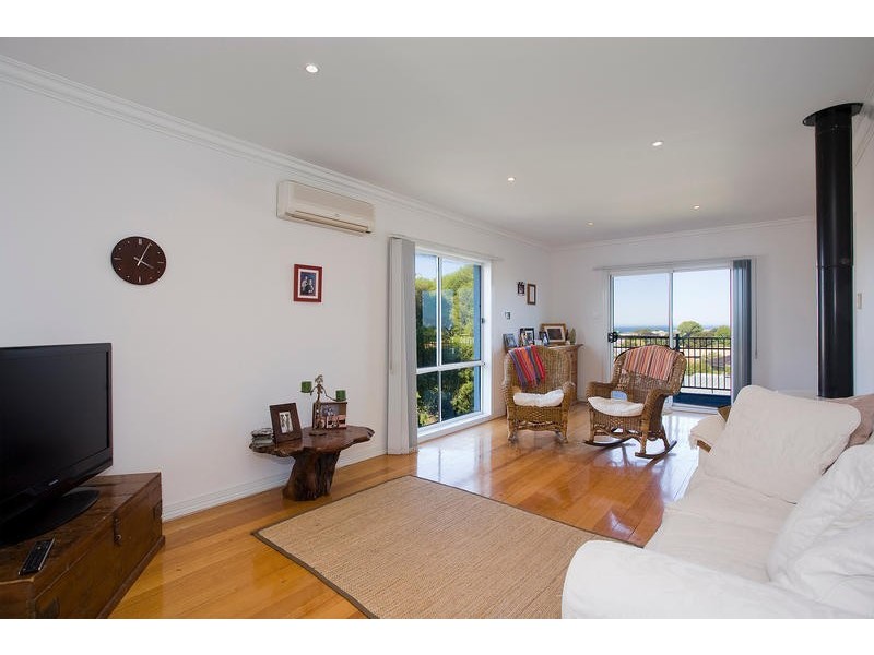 102 Fischer Street, Torquay VIC 3228