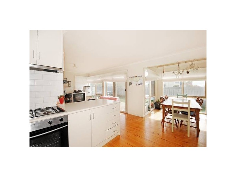 25 Ocean View Crescent, Torquay VIC 3228