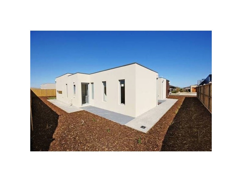 6 FATHOM DRIVE, Torquay VIC 3228
