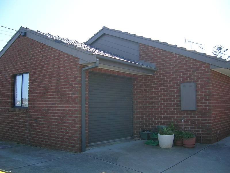 1/54 Geelong Road, Torquay VIC 3228