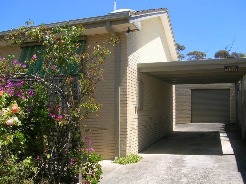 2/45 FISCHER STREET, Torquay VIC 3228