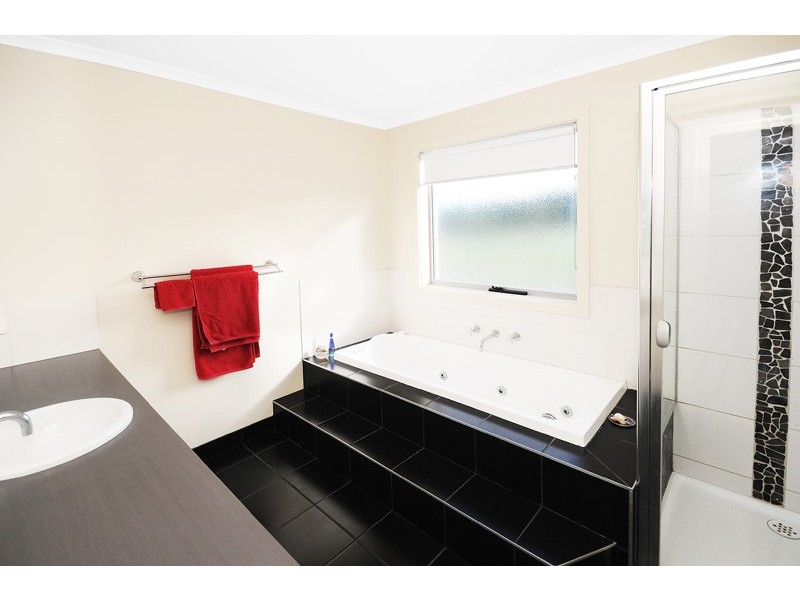 6 THE MEWS, Torquay VIC 3228