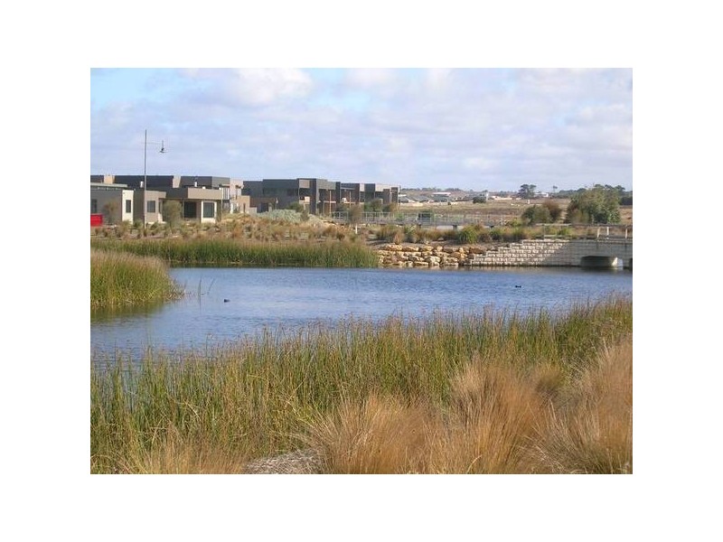 8 LOCH LOMOND CRESCENT, Torquay VIC 3228