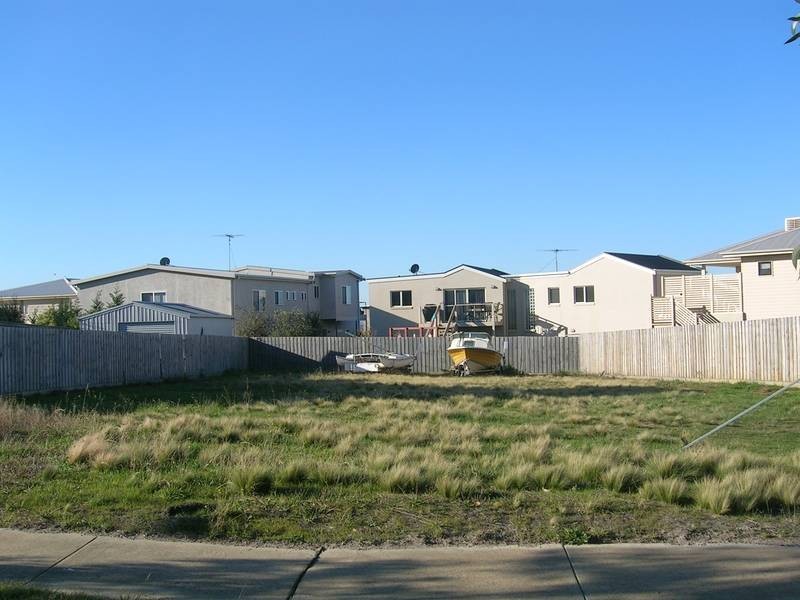 4 GLENGARRY DRIVE, Torquay VIC 3228