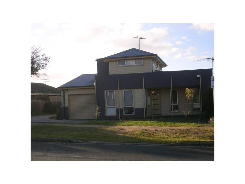 1/26 Bristol Road, Torquay VIC 3228