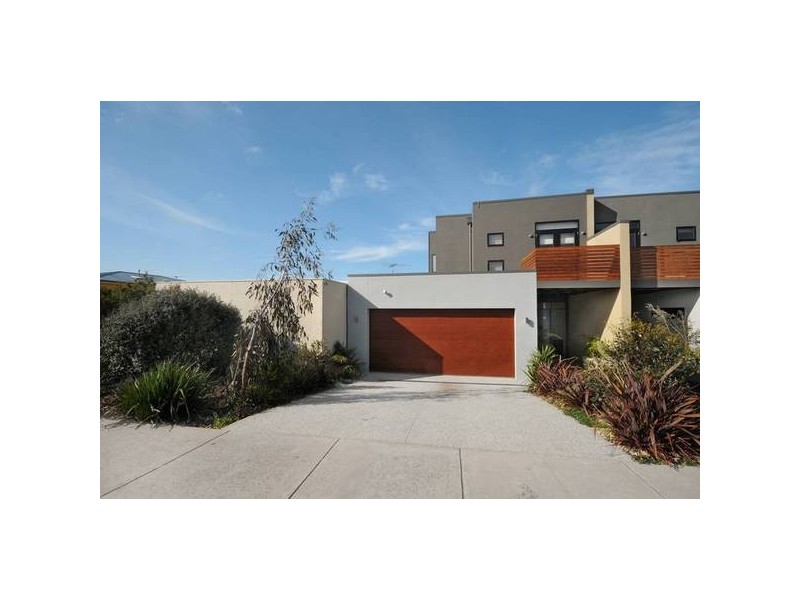 2/6 OCEAN VIEW CRESCENT, Torquay VIC 3228