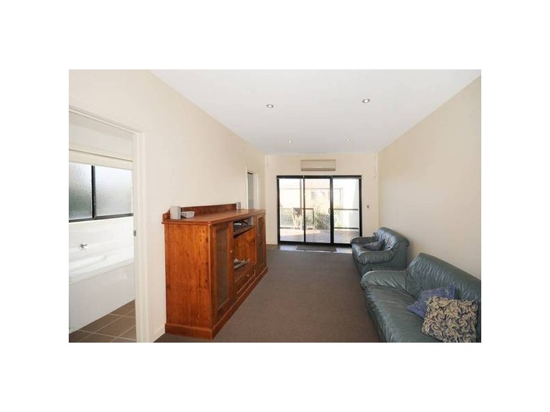 2/6 OCEAN VIEW CRESCENT, Torquay VIC 3228