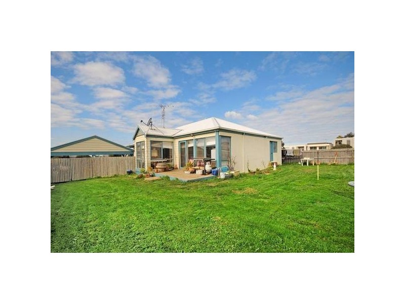 25 OCEAN VIEW CRESCENT, Torquay VIC 3228
