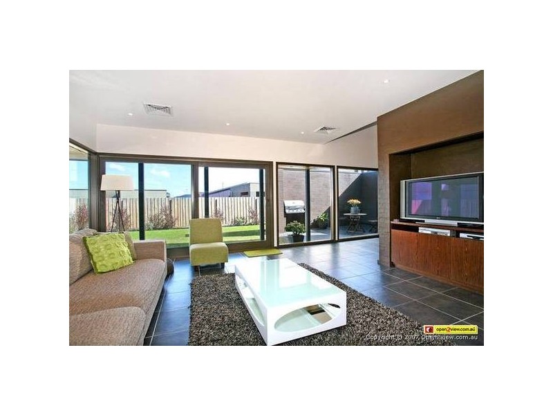6 ST GEORGES WAY, Torquay VIC 3228