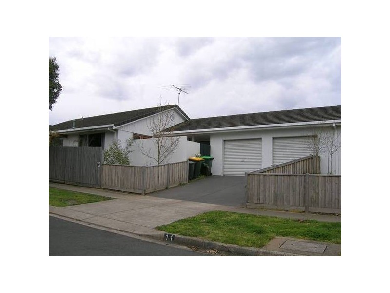 11 HETTIE COURT, Torquay VIC 3228