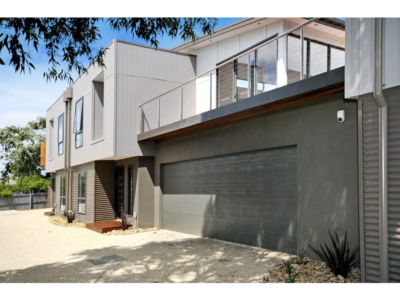 2/45 BOSTON ROAD, Torquay VIC 3228