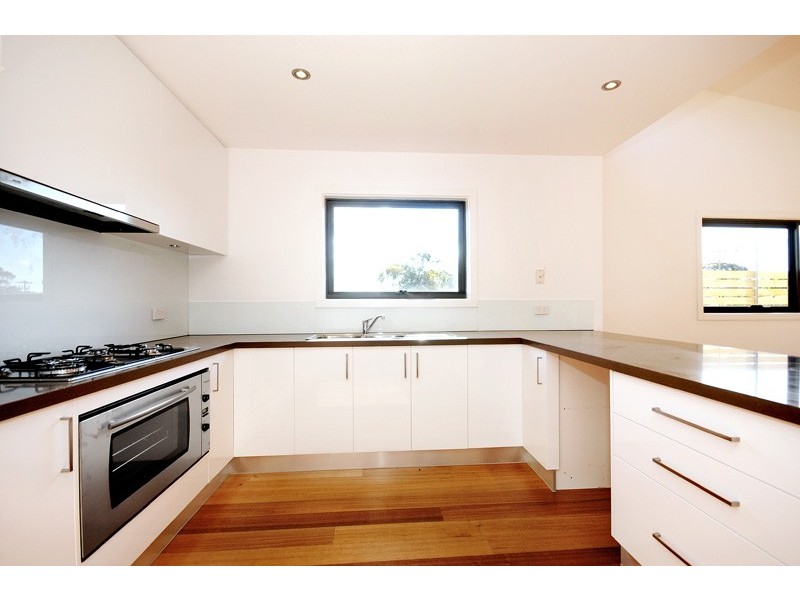 2/45 BOSTON ROAD, Torquay VIC 3228