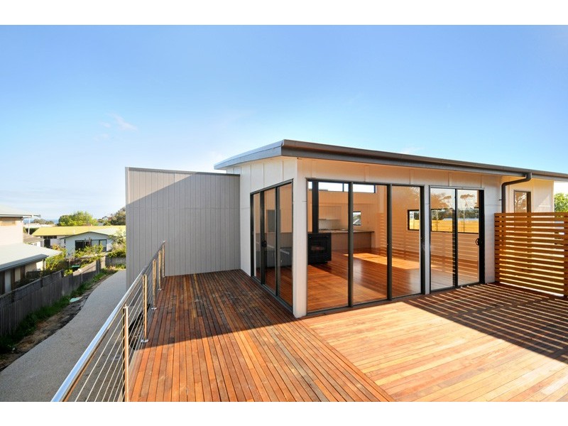 2/45 BOSTON ROAD, Torquay VIC 3228