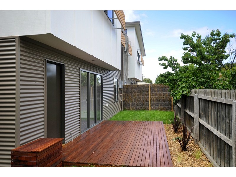 2/45 BOSTON ROAD, Torquay VIC 3228