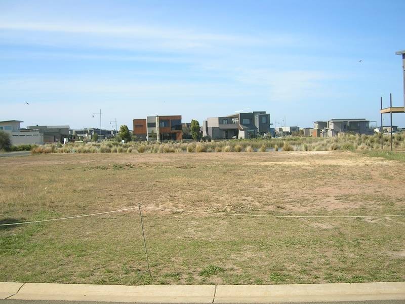 1 GLENEAGLES CLOSE, Torquay VIC 3228