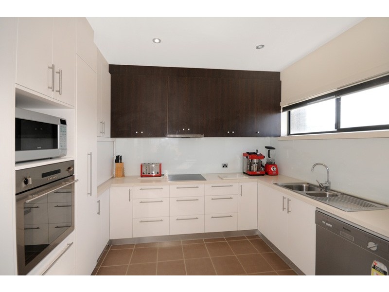 2/6 OCEAN VIEW CRESCENT, Torquay VIC 3228