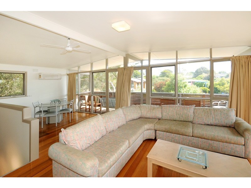 1/13 GOGOLL CRESCENT, Torquay VIC 3228