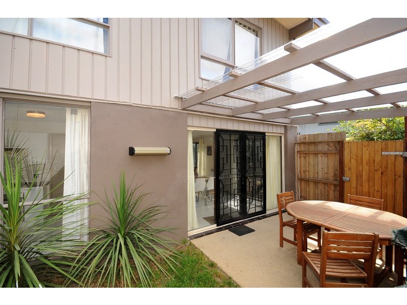 1/13 GOGOLL CRESCENT, Torquay VIC 3228