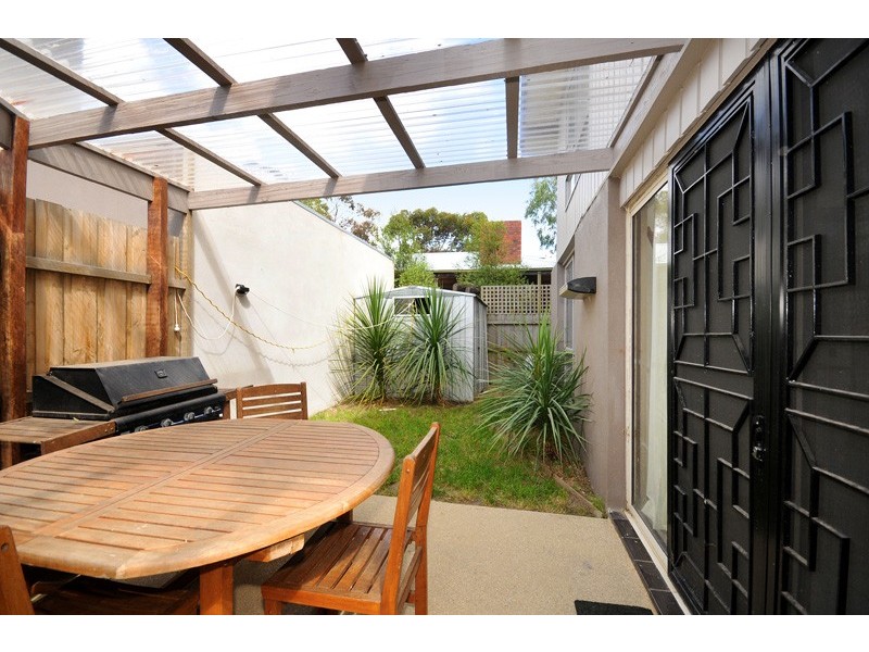1/13 GOGOLL CRESCENT, Torquay VIC 3228
