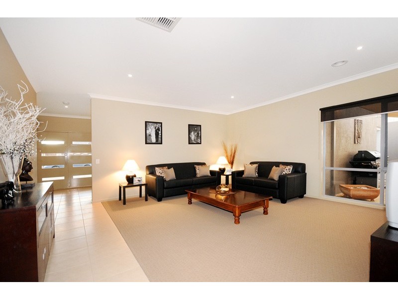 3 LOWDON PLACE, Torquay VIC 3228