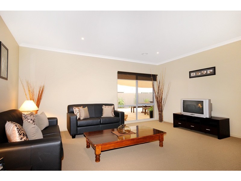 3 LOWDON PLACE, Torquay VIC 3228