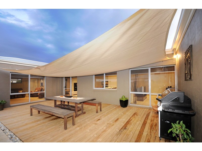 3 LOWDON PLACE, Torquay VIC 3228