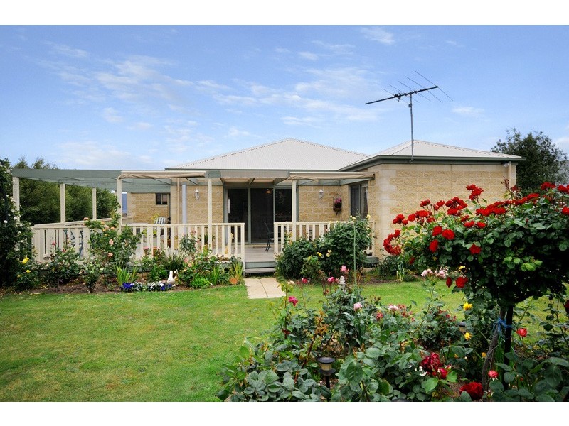 143 FISCHER STREET, Torquay VIC 3228