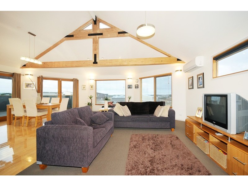 6 ROSEDALE DRIVE, Torquay VIC 3228