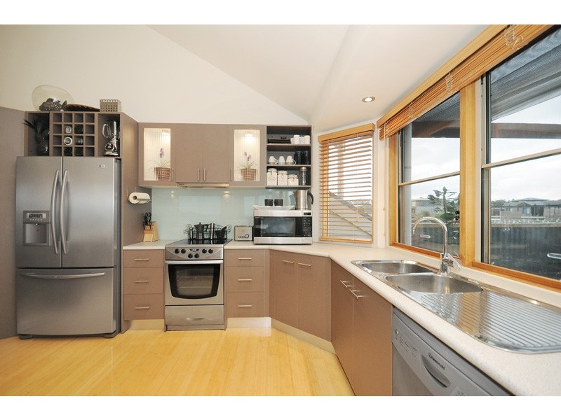 6 ROSEDALE DRIVE, Torquay VIC 3228