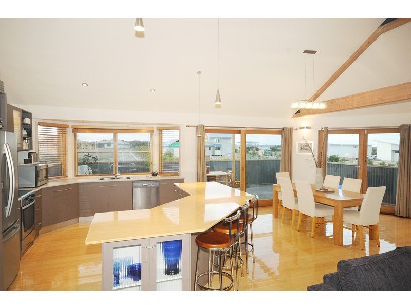 6 ROSEDALE DRIVE, Torquay VIC 3228