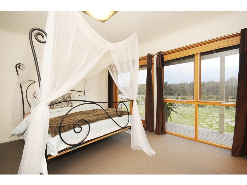 6 ROSEDALE DRIVE, Torquay VIC 3228