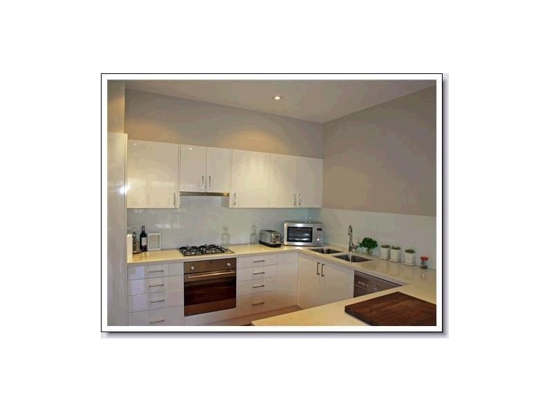 2/10 Spring St, Torquay VIC 3228