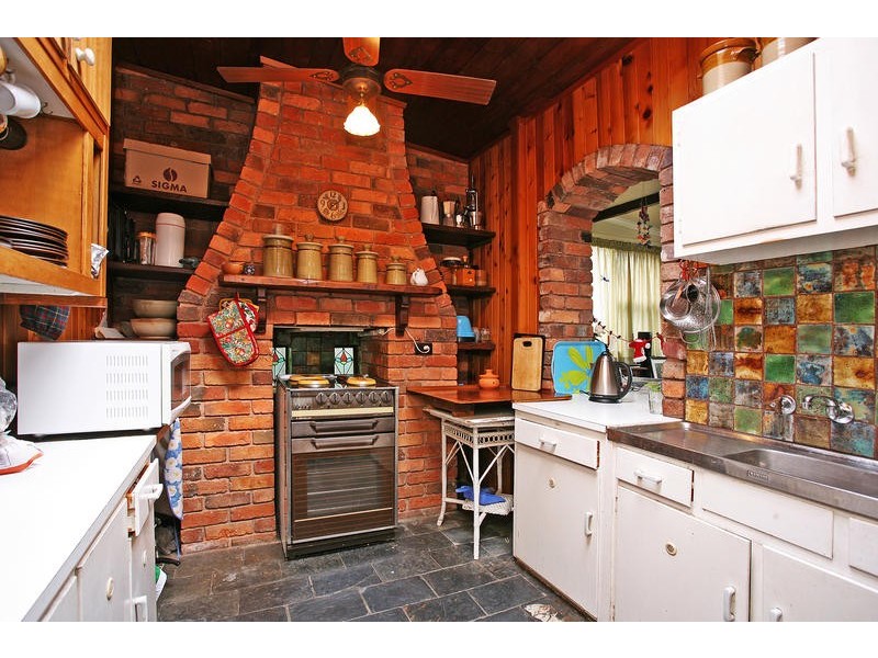 2 PARKER STREET, Torquay VIC 3228